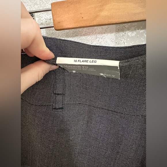 Plus Size Gray Flare Leg Dress Pants Size 16 NWT #0209 - Picture 5 of 11